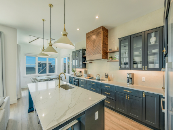 Eight Bedroom Posh Vacation Home in Bradenton Beach