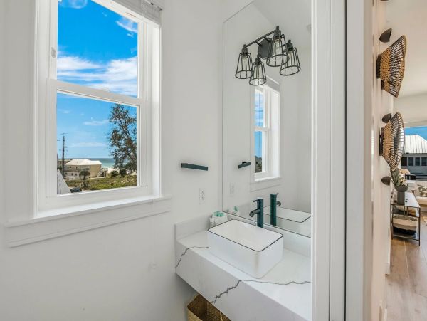 Eight Bedroom Posh Vacation Home in Bradenton Beach