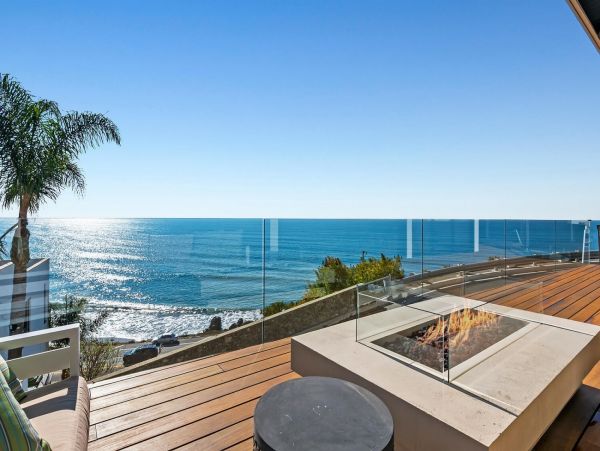 Lovely Malibu Three Bedroom Vacation Accommodation