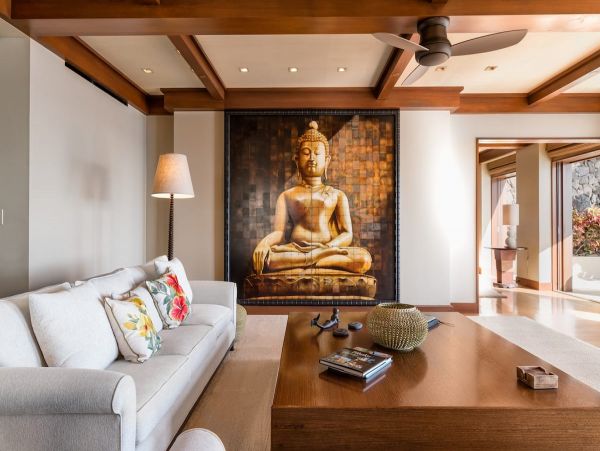 On Beach Honolulu Beach Vacation Home with 4 Bdrms