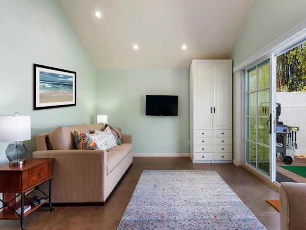 Santa Barbara County Home 990774