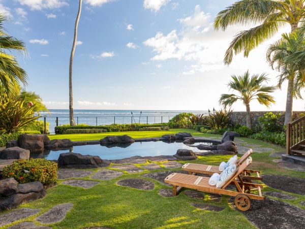 Oceanfront Luxury Six Bedroom Oahu Vacation Villa