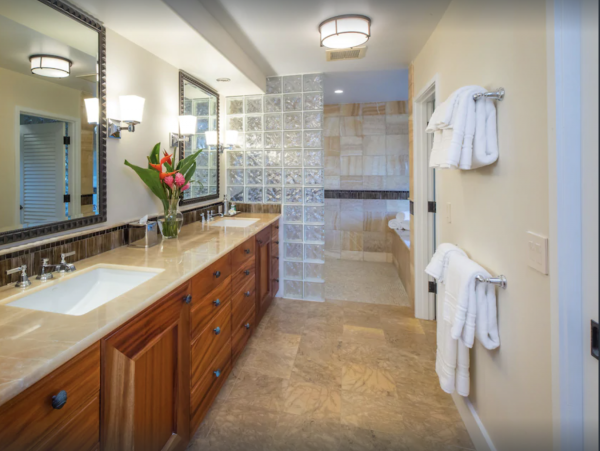 Oceanfront Luxury Six Bedroom Oahu Vacation Villa