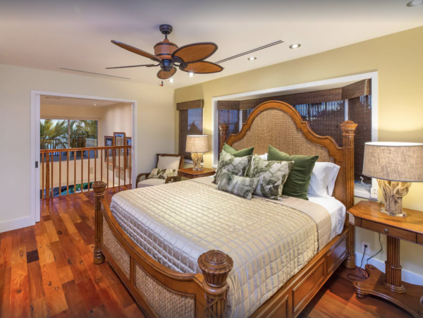 Oceanfront Luxury Six Bedroom Oahu Vacation Villa