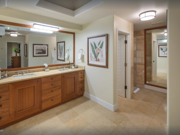 Oceanfront Luxury Six Bedroom Oahu Vacation Villa