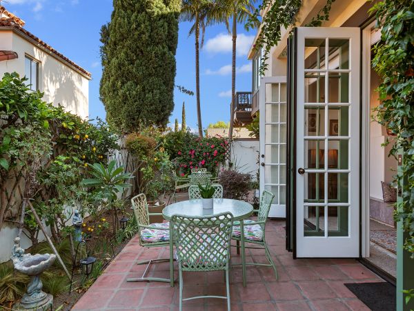 Santa Barbara County Home 990777