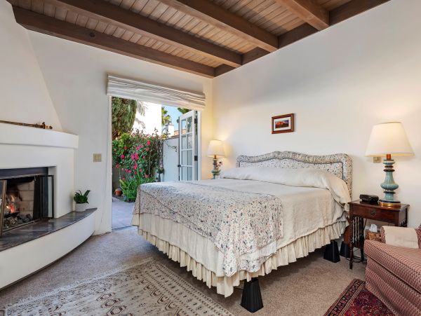 Santa Barbara County Home 990777