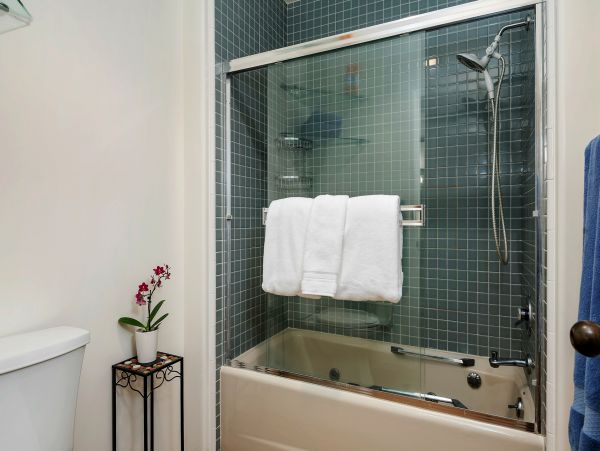 Santa Barbara County Home 990777