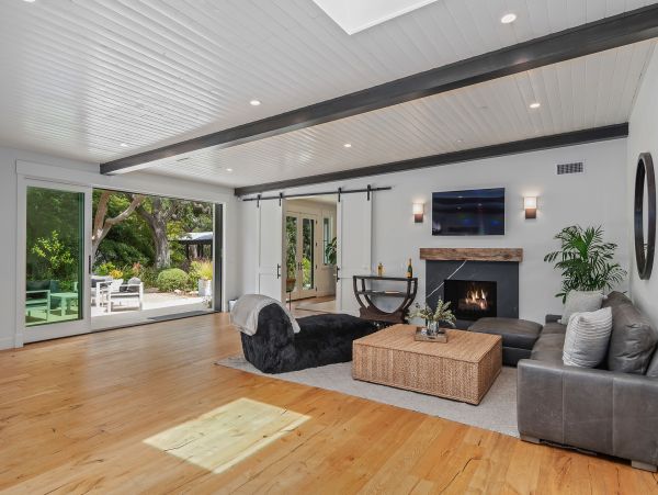Santa Barbara County Home 990784