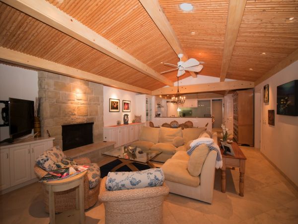 Santa Barbara County Home 990785