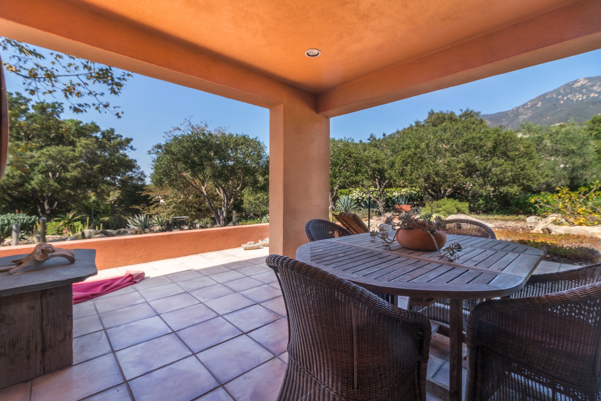 Santa Barbara County Home 990791