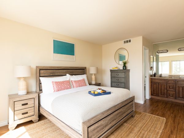 San Diego Beach Communities North Home 990798