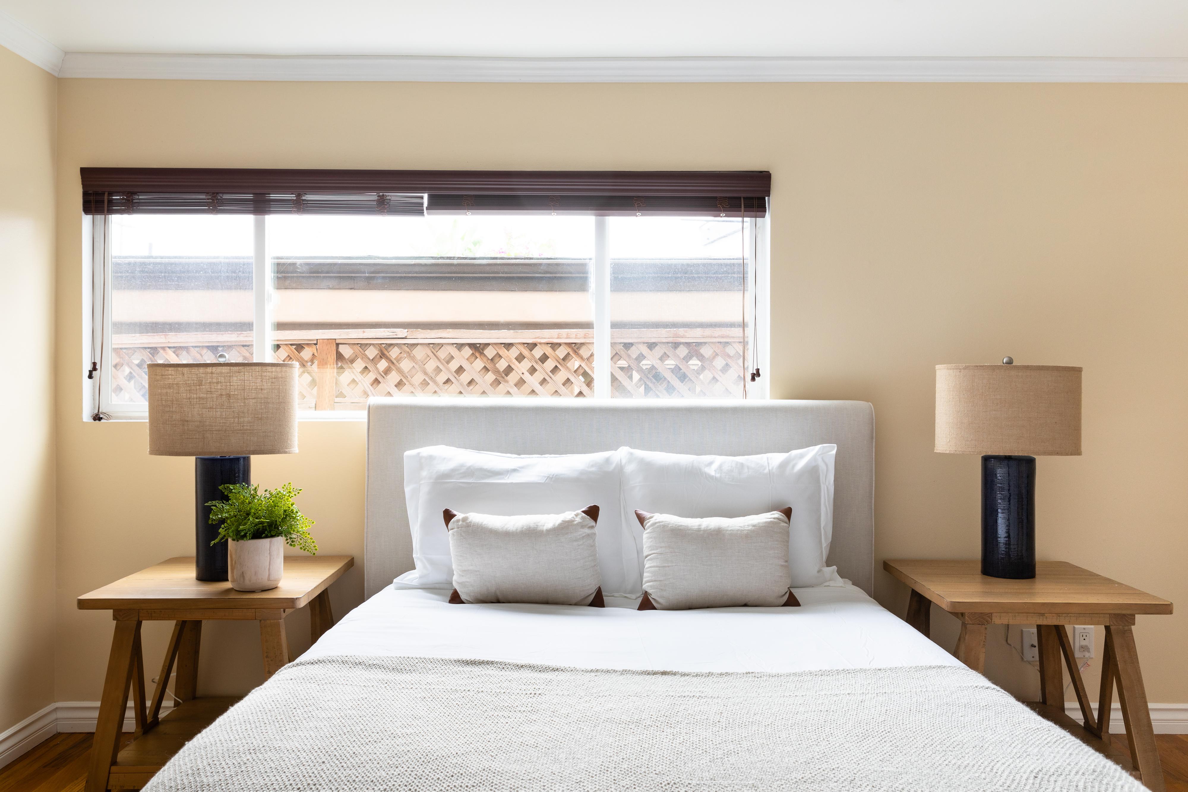 San Diego Beach Communities North Home 990799