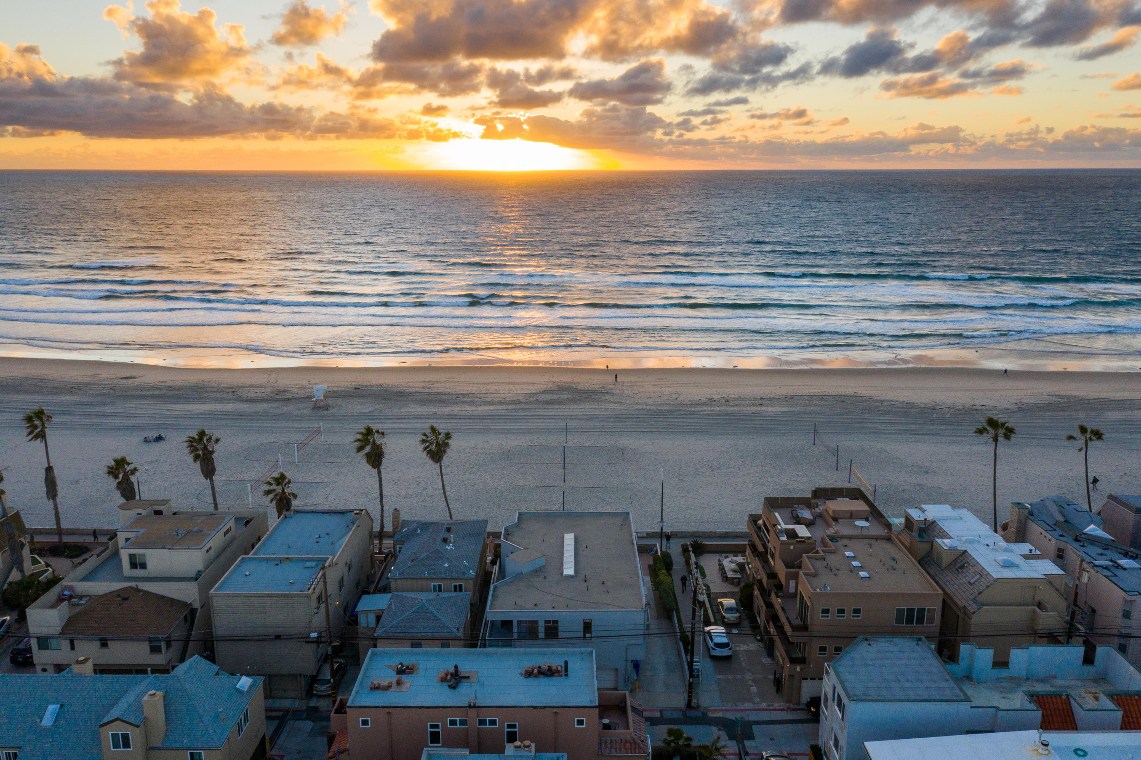 San Diego Beach Communities North Home 990802