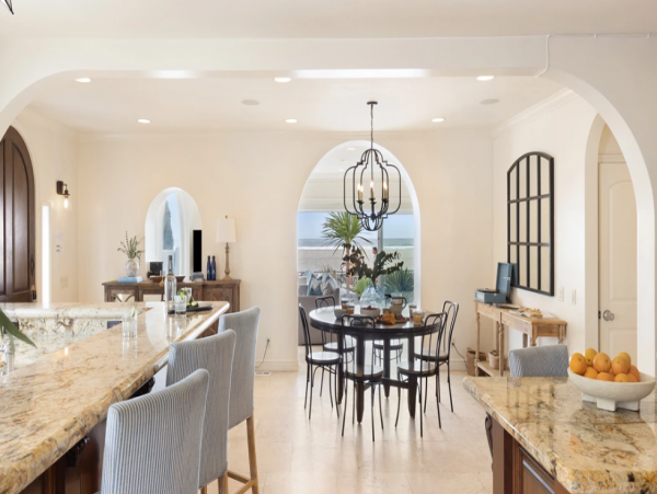 South Mission Beachfront Home with Hot Tub