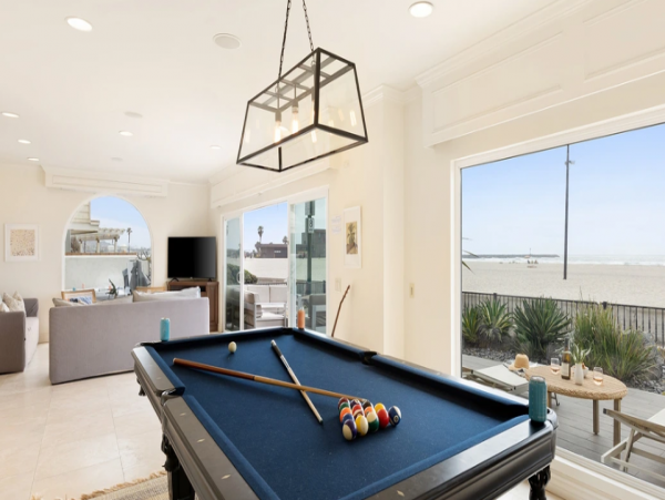 South Mission Beachfront Home with Hot Tub