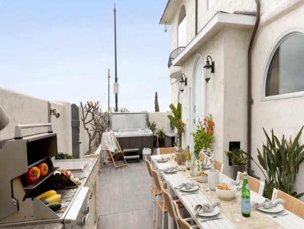 South Mission Beachfront Home with Hot Tub