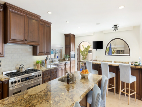 South Mission Beachfront Home with Hot Tub