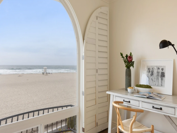 South Mission Beachfront Home with Hot Tub