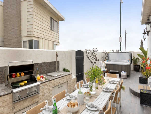 South Mission Beachfront Home with Hot Tub