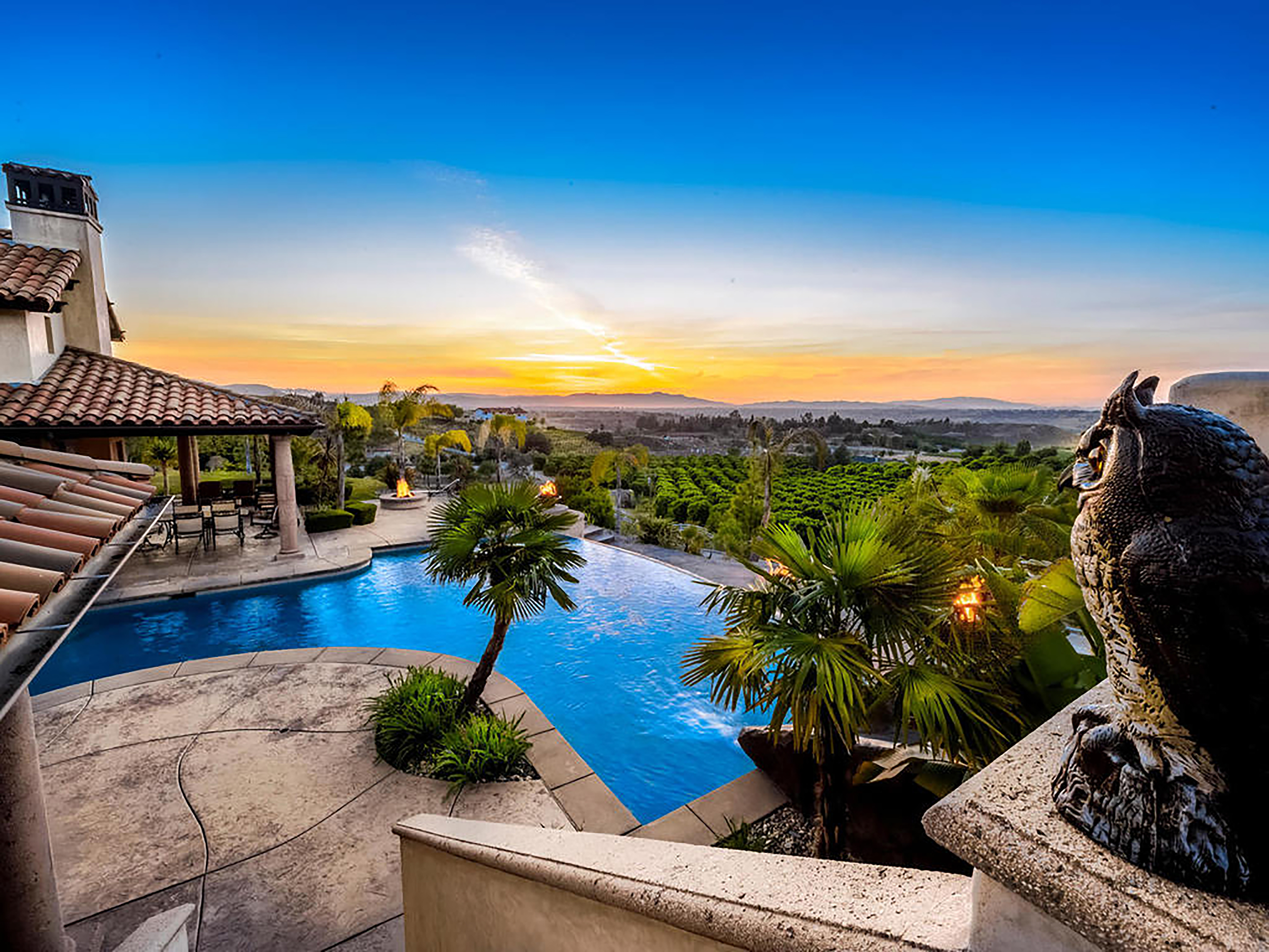 Temecula Luxury Estate with Private Pool Sleeps 24 Guests