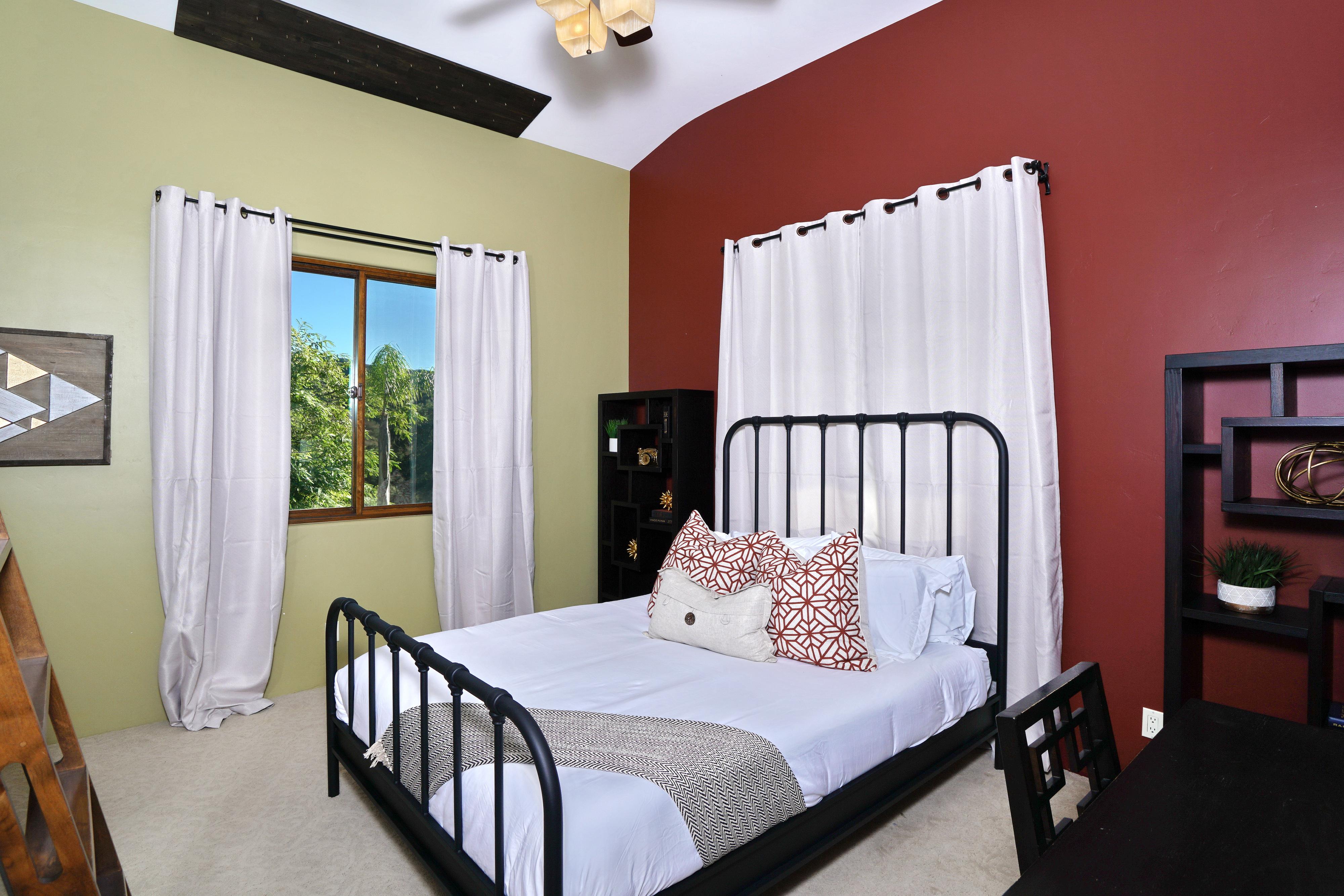 Temecula Luxury Estate with Private Pool Sleeps 24 Guests