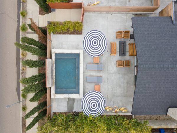 La Jolla Vacation Home Six Bedroom Three blocks to Beach
