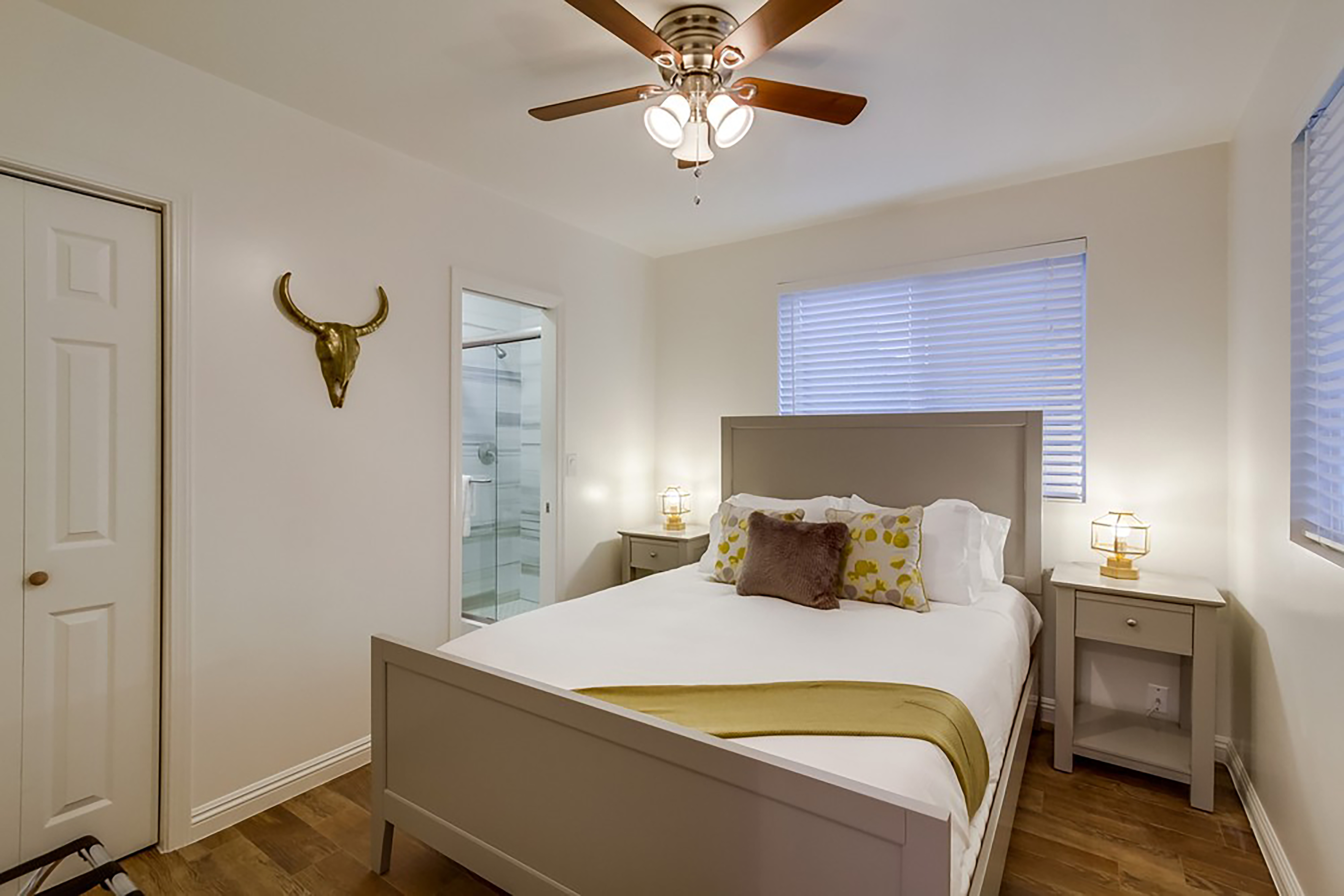 San Diego Beach Communities North Home 990836