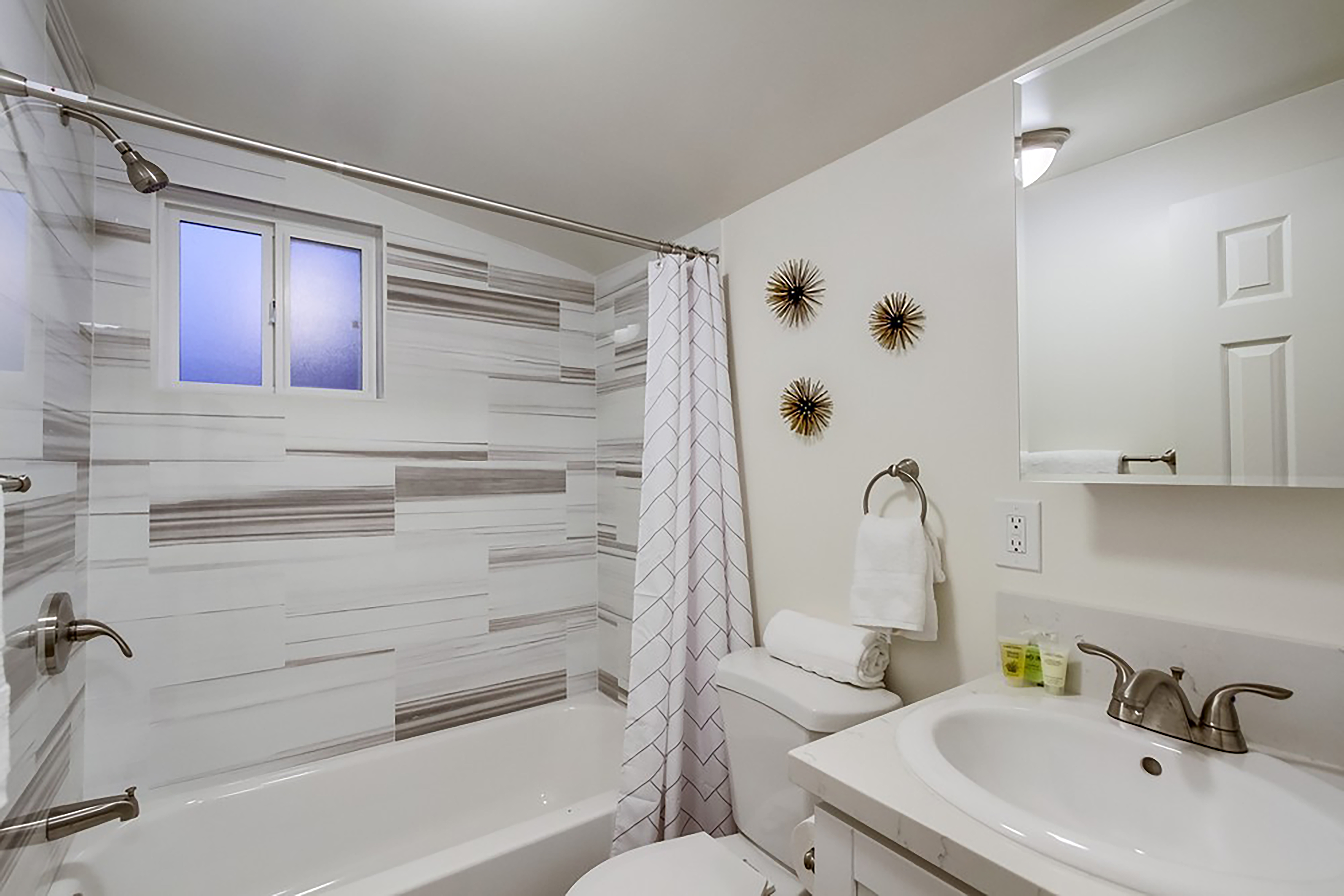 San Diego Beach Communities North Home 990836