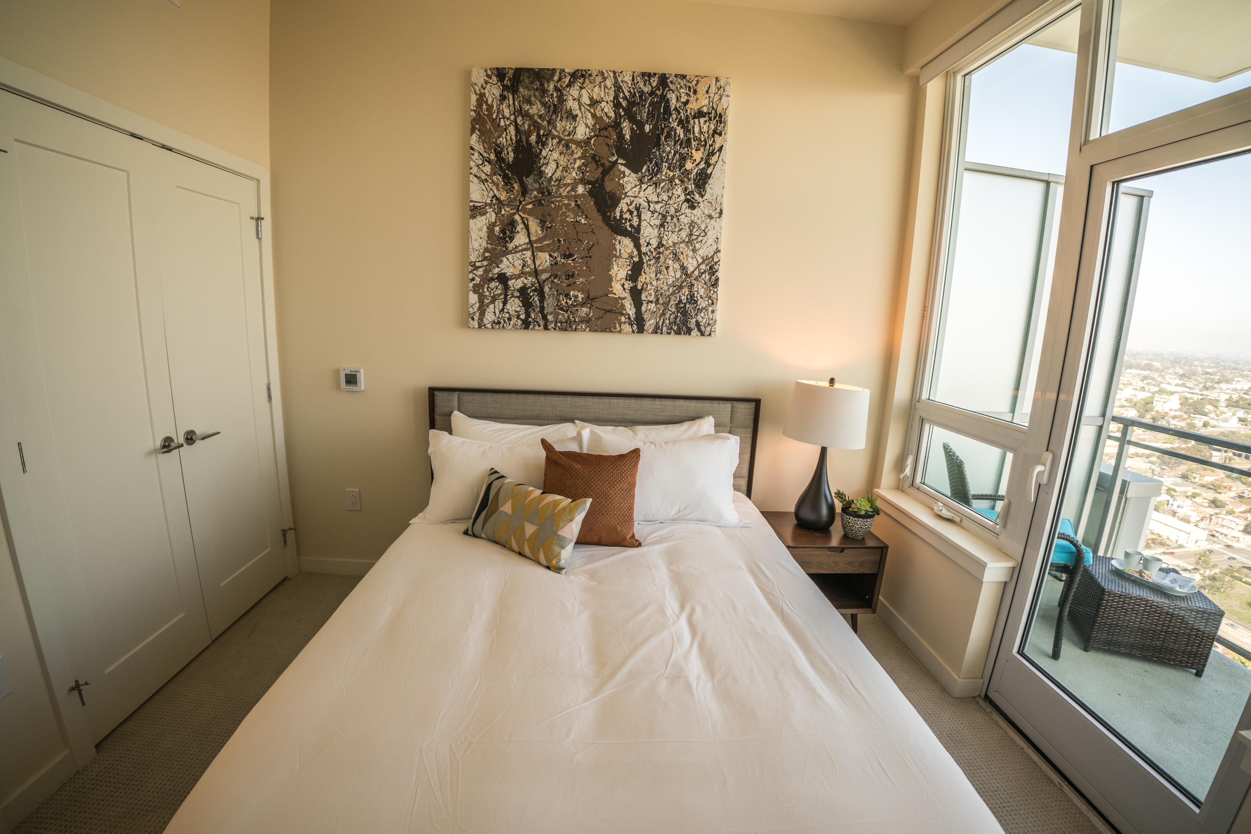 San Diego Beach Communities North Condo 990837