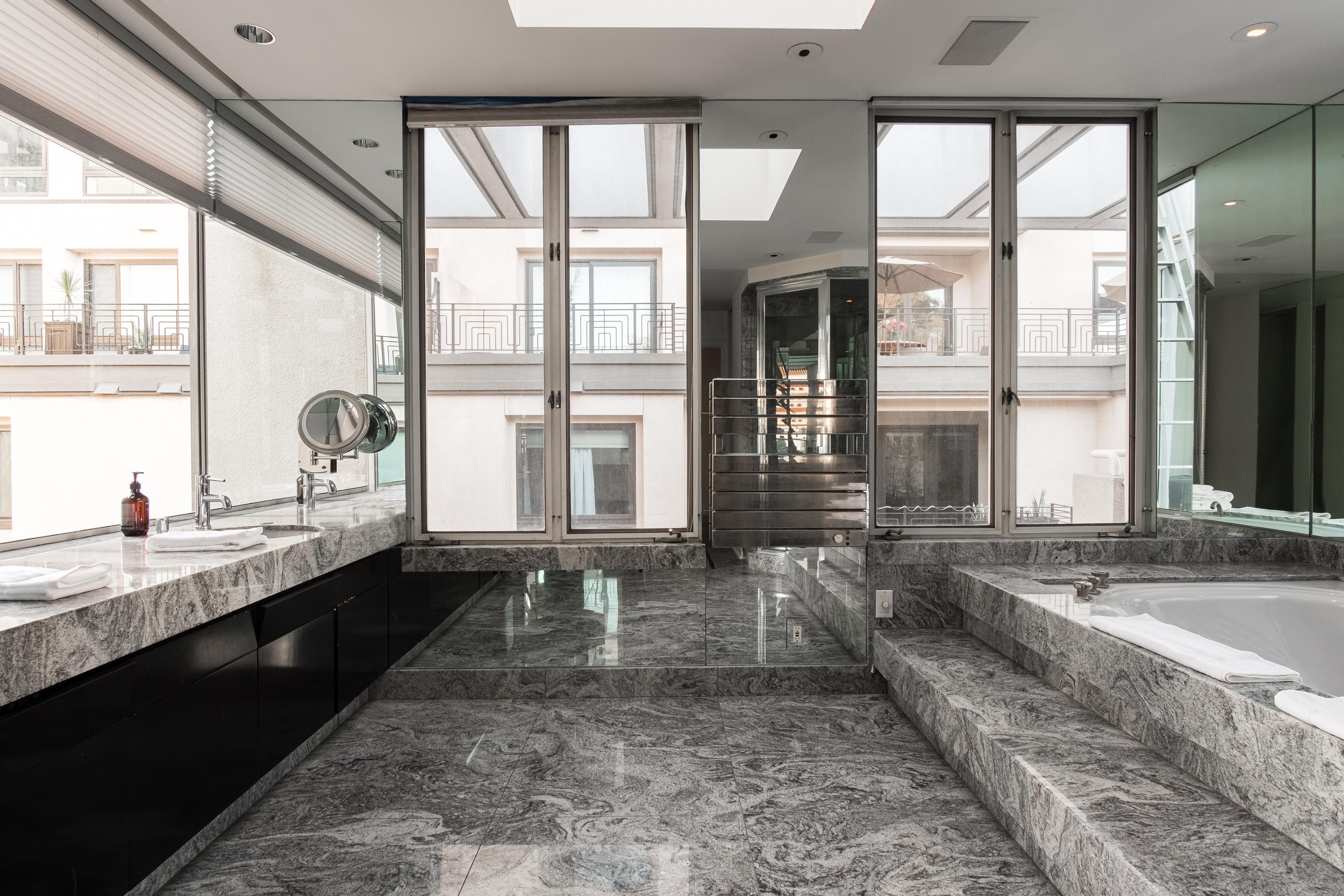 Luxury, Style and Comfort Await your Arrival