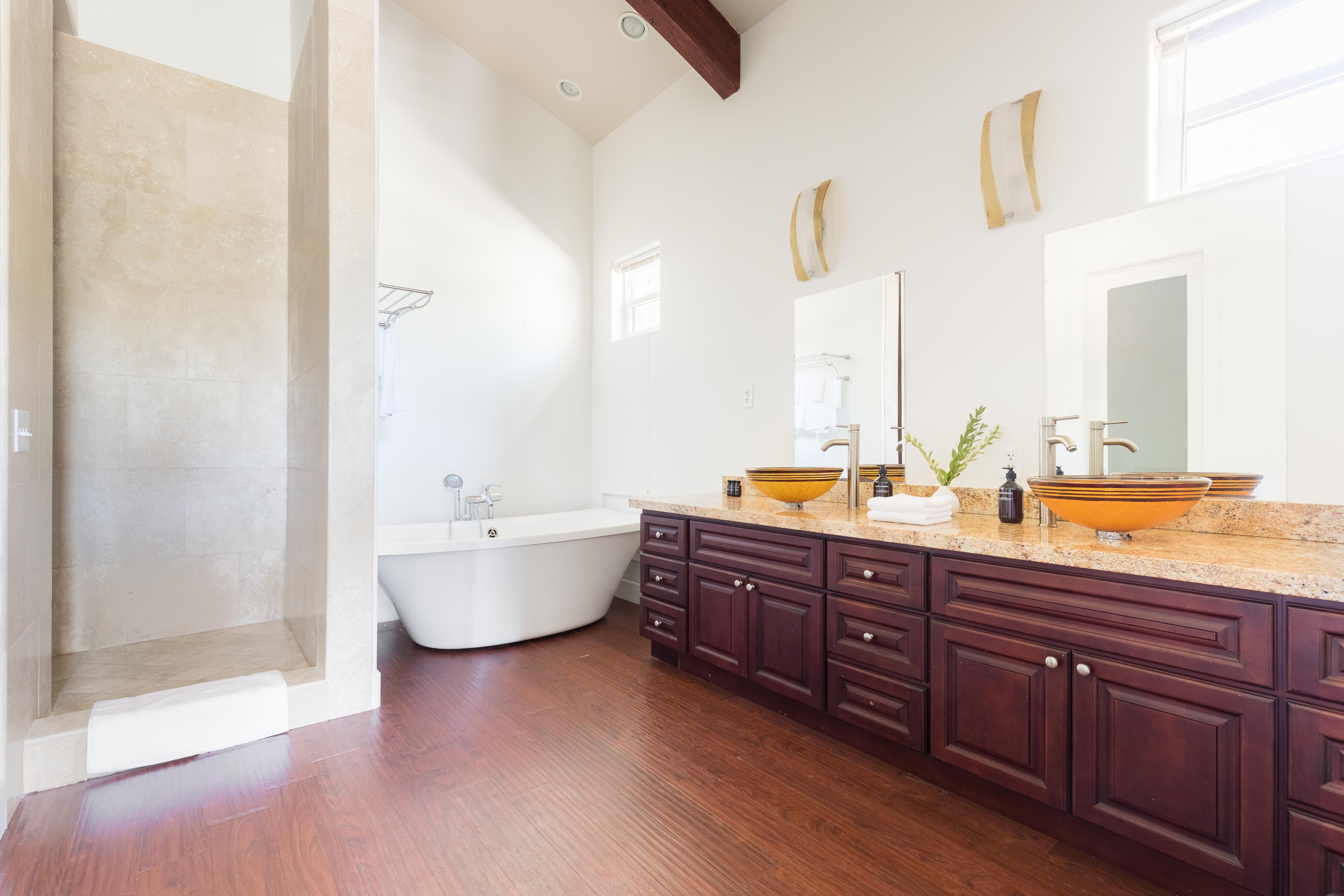 San Diego Beach Communities North Home 990845