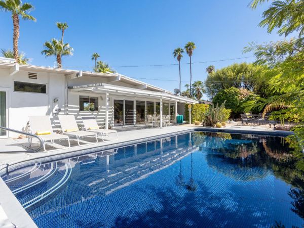Palm Springs Home 990846