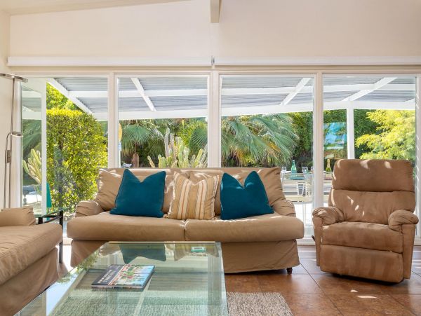 Palm Springs Home 990846