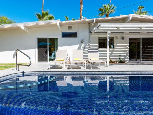 Palm Springs Home 990846