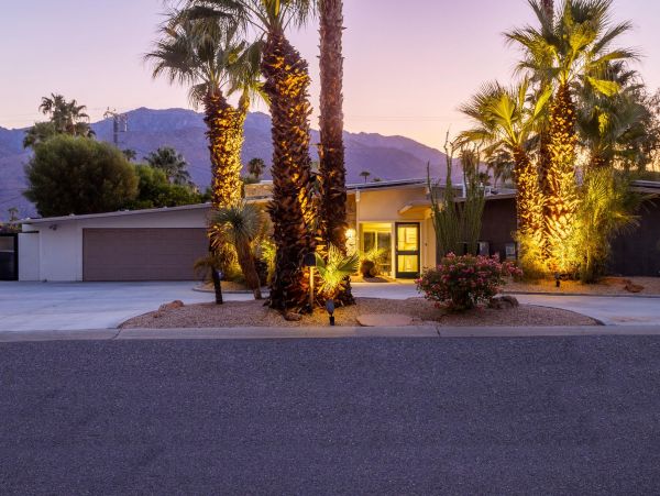 Palm Springs Home 990846