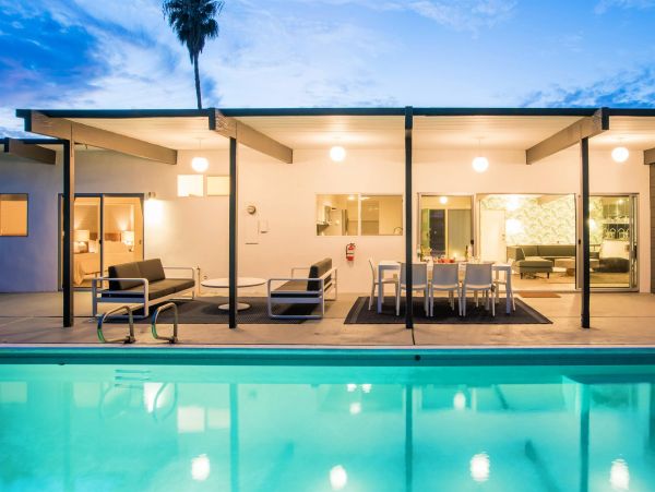 Palm Springs Home 990847
