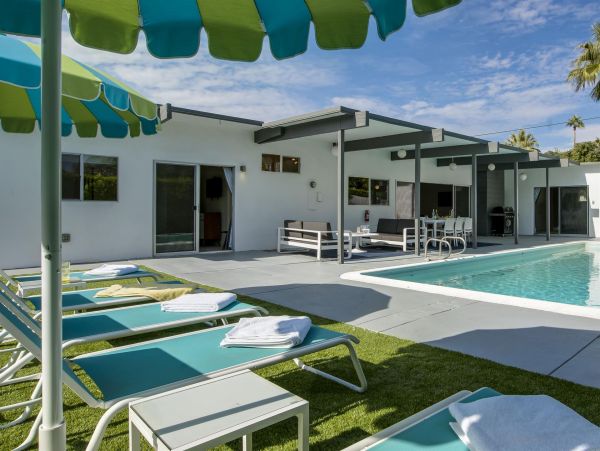 Palm Springs Home 990847