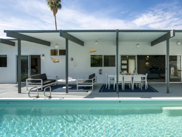 Palm Springs Home 990847