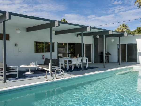 Palm Springs Home 990847