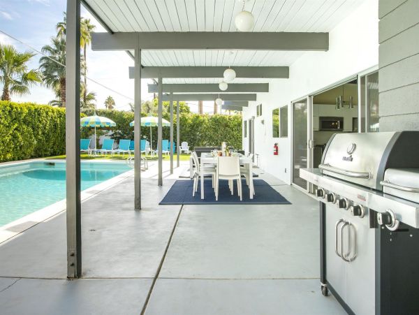Palm Springs Home 990847