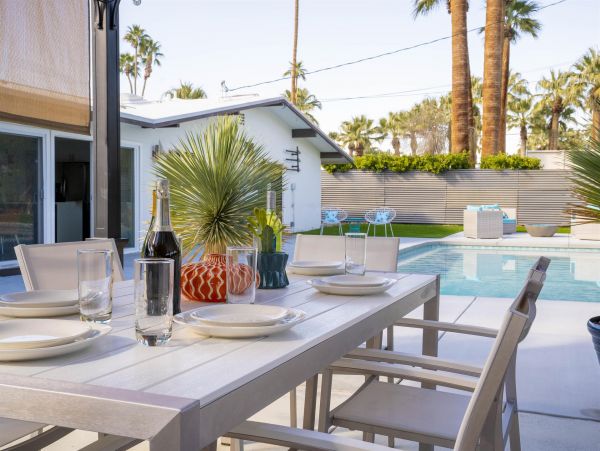 Palm Springs Home 990848