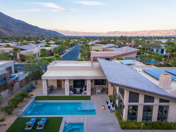 Palm Springs Home 990849