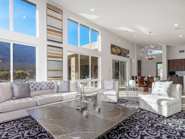 Palm Springs Home 990849