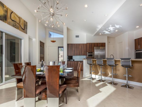 Palm Springs Home 990849