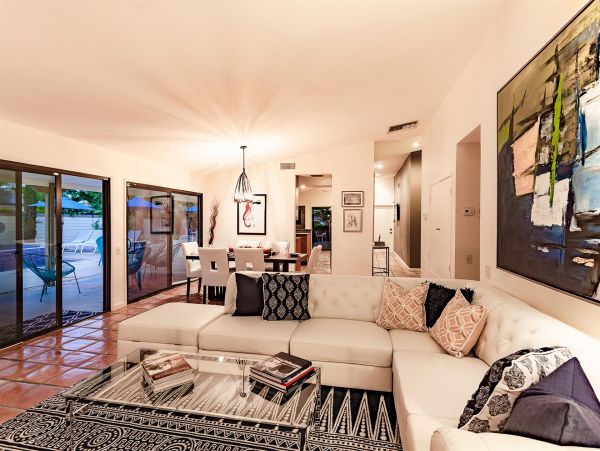 Palm Springs Home 990850