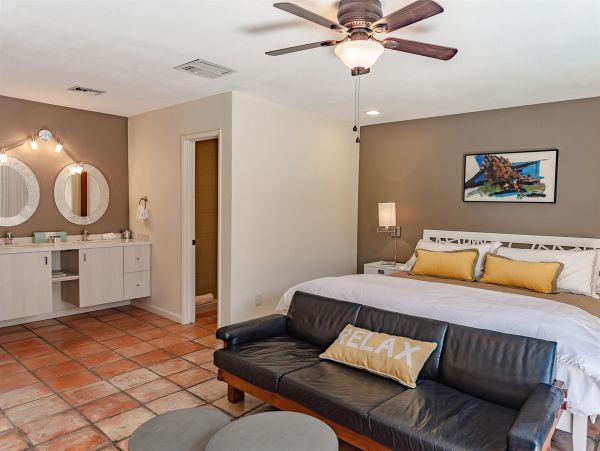 Palm Springs Home 990850