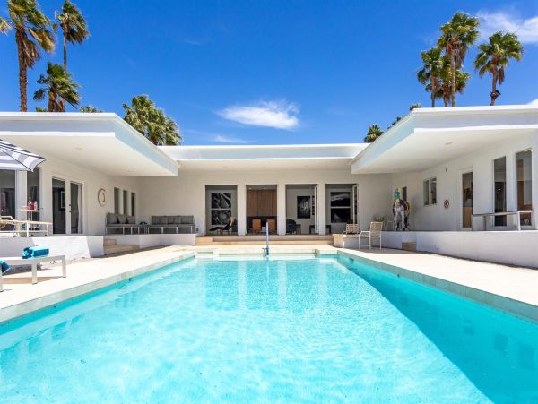 Palm Springs Home 990851