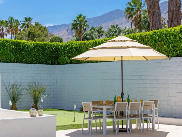 Palm Springs Home 990851