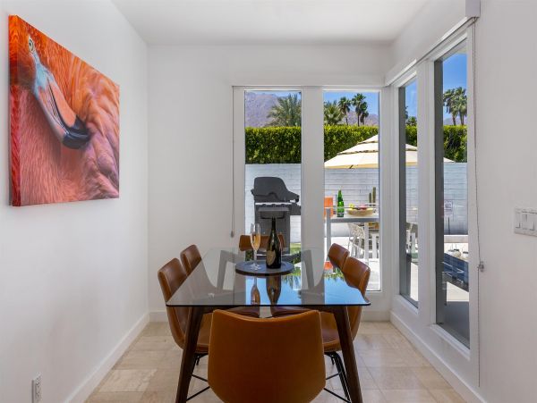 Palm Springs Home 990851
